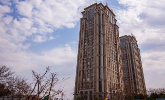 Xingcheng Hotel (Luoyang Sports Center) (near Suitangyuan Subway Station)