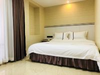 布尔津七彩河假日酒店 - 大床房