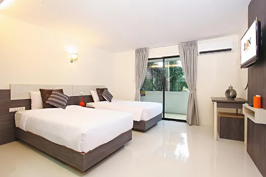 Lee Garden Resort Hotels near Bangkok Hospital Pattaya