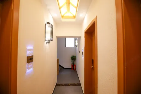 Xiyuan Hostel Отели рядом с достопримечательностью «Bailong Elevator»