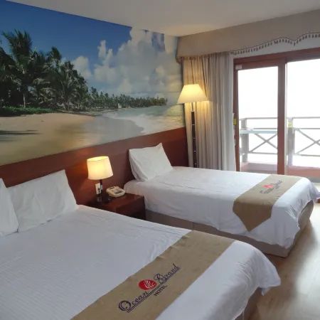 Ocean Grand Hotel Отели рядом с достопримечательностью «Пляж Хамдеок»