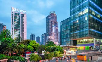 Qiu Hotel (Chongqing Guanyinqiao Light Rail Station)