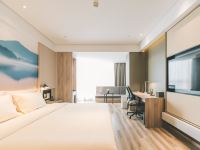 杭州萧山机场瓜沥亚朵酒店 - 朵霾几木大床房