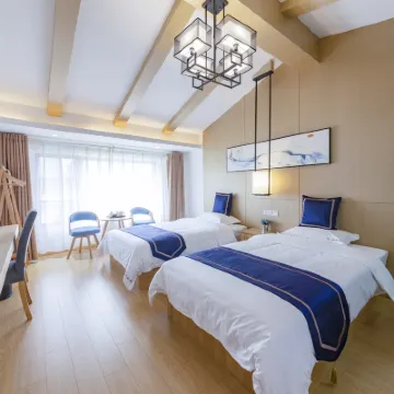 yiheershekezhan Hotels near Luming Valley