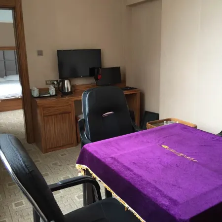 Yongning Jinjun Business Hotel