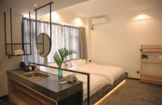 Lanhai Xiaozhu Hostel