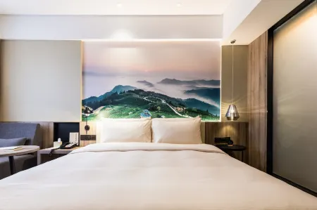 Unitour Hotel (Liuzhou High-speed Railway Station Ma'anshan Park)