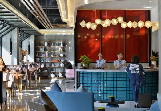 5. 노블 라이트 럭..