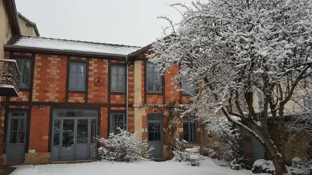 La Maison du Cremant Отели в г. Савиньи-ле-Бон