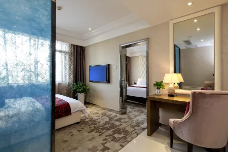 Grand Daqiao Hotel Отели рядом с достопримечательностью «Zhongshan Ferry Terminal»