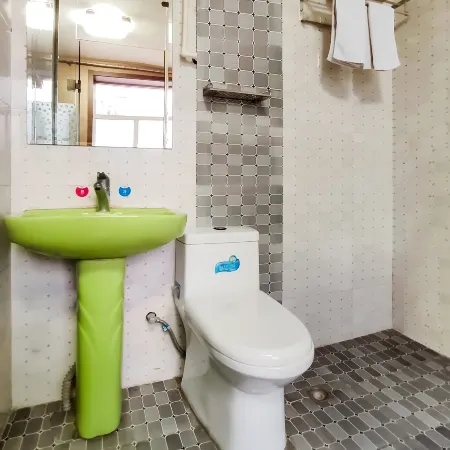 Daqing Century Tangren Express Hotel