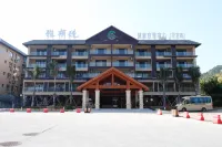 야불룬 헬스 & 웰니스 홀리데이 호텔 야룽완/아롱만 주변 호텔