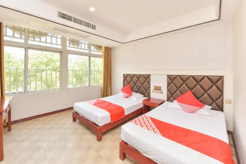 East to Hongtai Hotel