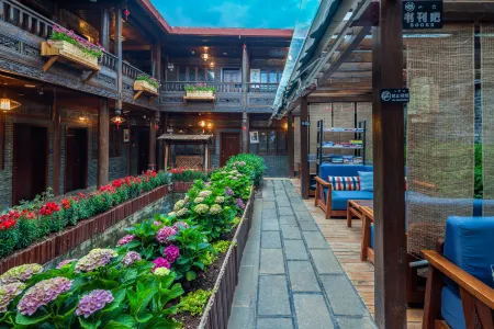 Lijiang Qupin Life Inn (East Gate Branch of Shuhe Ancient Town)