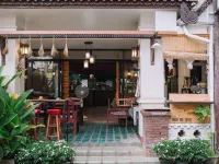 Rendezvous Oldtown Chiangmai Các khách sạn gần Cổng Ta Phae