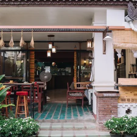 Rendezvous Oldtown Chiangmai Отели рядом с достопримечательностью «Храм Ват-Чианг-Ман»