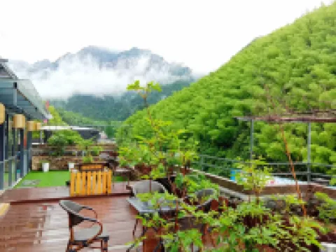 清潭峯6号民宿（黄山景勝地南大門）