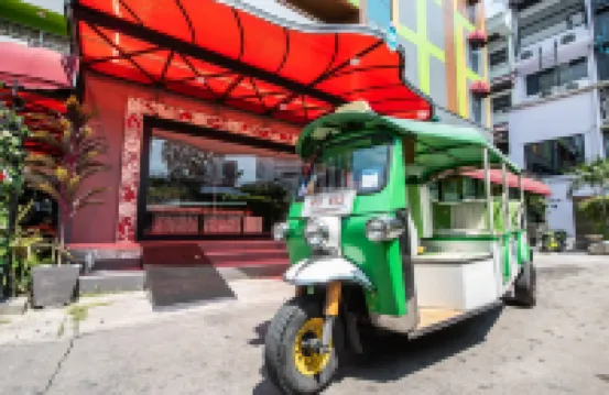 Roseate Ratchada Hotels near Makkasan Station