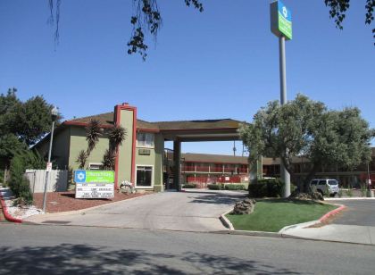 Inn at King City