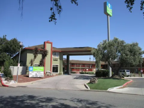 Inn at King City Hotels near King City High School