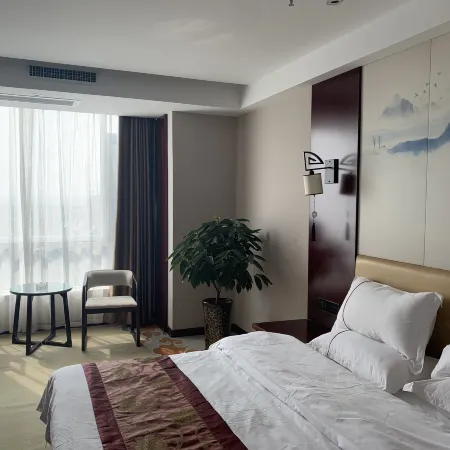 Fushan Oriental Huayue Hotel