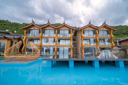 Lakeview Hotel