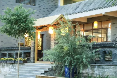 Jiayuguan Moluo Inn Hotels near Gwanghwa Tower