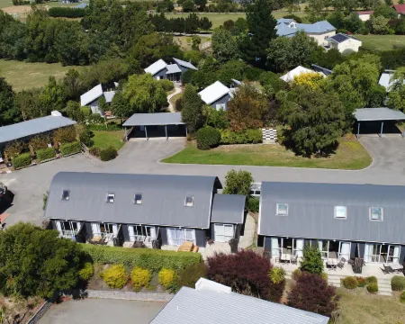 The Claremont Motel Hotels in Martinborough