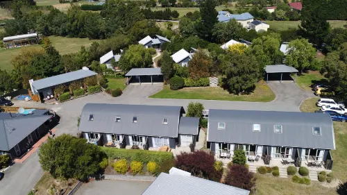 The Claremont Motel Hotels in Martinborough