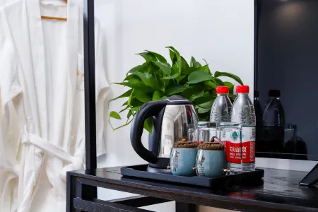 Fuchun Mountain Residence Su (Yixing Zhanggongdong Branch) Отели рядом с достопримечательностью «Yi Garden»