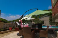 Swallow's Nest Swimming Pool Homestay - สระว่ายน้ำแบบอินฟินิตี้