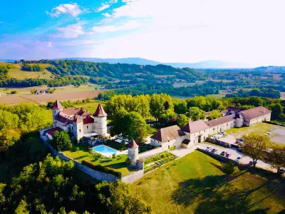 Château Chapeau Cornu Hotels in Vignieu