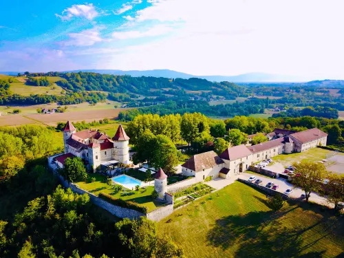 Château Chapeau Cornu Hotels in Saint-Clair-de-la-Tour
