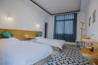 Daocheng Yunqi Mountain House Inn