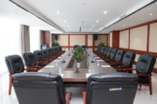 โรงแรมลาวานด์ (สาขาสถานีโดยสารทางไกล ถนนหลงหูซาน อิงถาน)