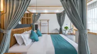 Floral Hotel ·  Yuntai mountain Yilan Xiaozhu hotel (scenic spot store) - balcony
