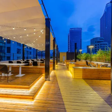 Guoshi Hotel (Dalian Donggang Business District Harbour Plaza Subway Station)