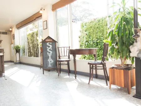 Ssip Boutique Dhevej Bangkok