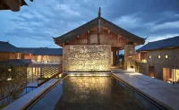 Qingpu Culture Hotel (Lijiang Baisha) 바이샤구전/백사고진 호텔