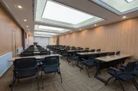 Mengzhilv Collection Hotel (Hohhot Railway Station Subway Station Xinhua Plaza)