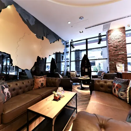 Smile 73 Hotel Отели рядом с достопримечательностью «Тай Чун Парк»