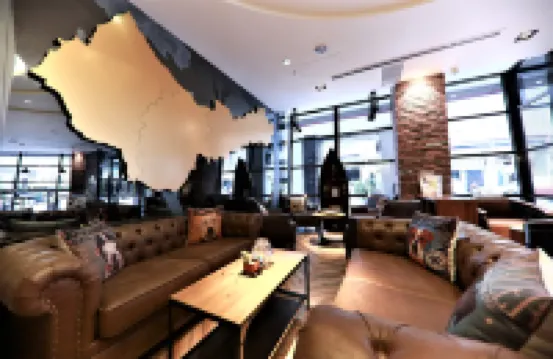 Unique Hotel 微笑73旅店 鄰近臺中公園的酒店