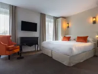 Hotel La Comtesse Tour Eiffel Các khách sạn gần Điểm ngắm tháp Eiffel