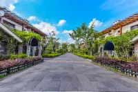 Seven-color Garden Resort (Fairy Mountain Tourist Reception Center) Отели в г. Чунцин