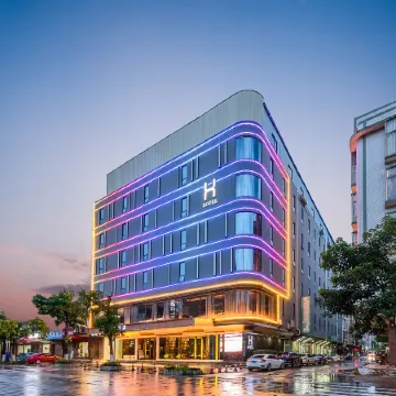 Huanyu Hotel (Lingshan Bus Terminal)