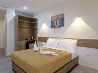 18 Suites Cebu Hotels near Tops