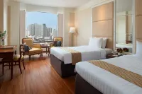 โรงแรม ดิ เอมเมอรัลด์