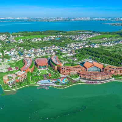 Siko Grand Hotel Suzhou Yangcheng Lake Hotels near Yangcheng Lake