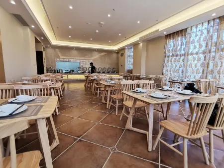 Vienna Hotel (Wuping Wanxing City Store) Отели в г. Вупин