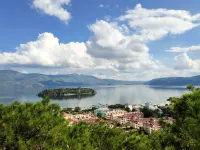 Fuxian Lake Yunshangxuan Lake View Hotel